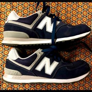New Balance men’s shoes, size 9.5. 574 classic.